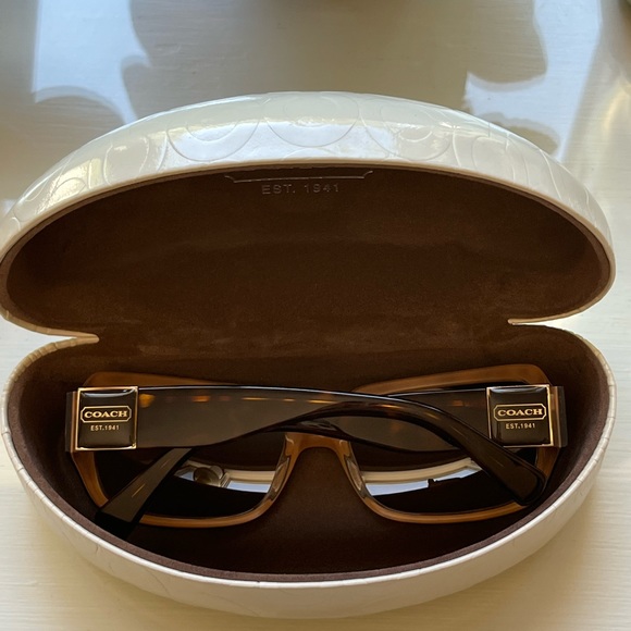 Brown Tortoise Shell Coach Sunglasses. Like new! With white hard Coach case incl - Picture 3 of 12